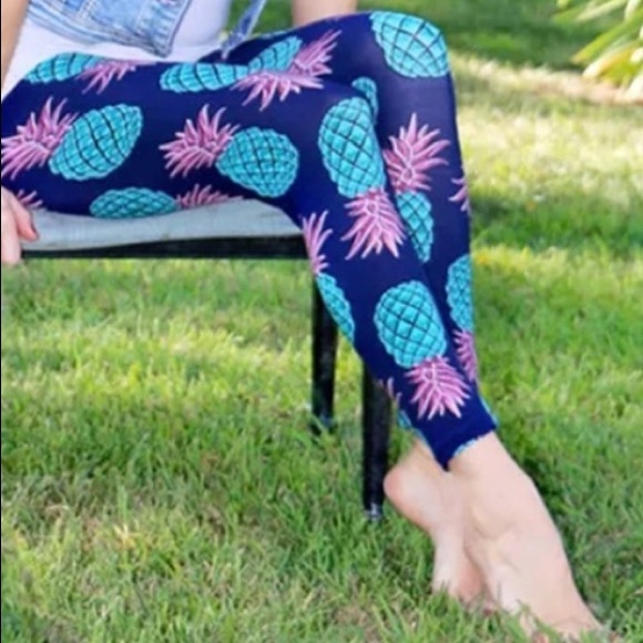 Pants - ⬇️ NWT New pineapple leggings one size XS-XL blue